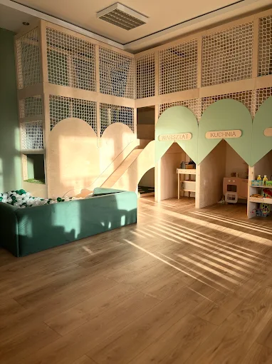 Sala główna Bawidełka z sercami-alkowami WARSZTAT i KUCHNIA